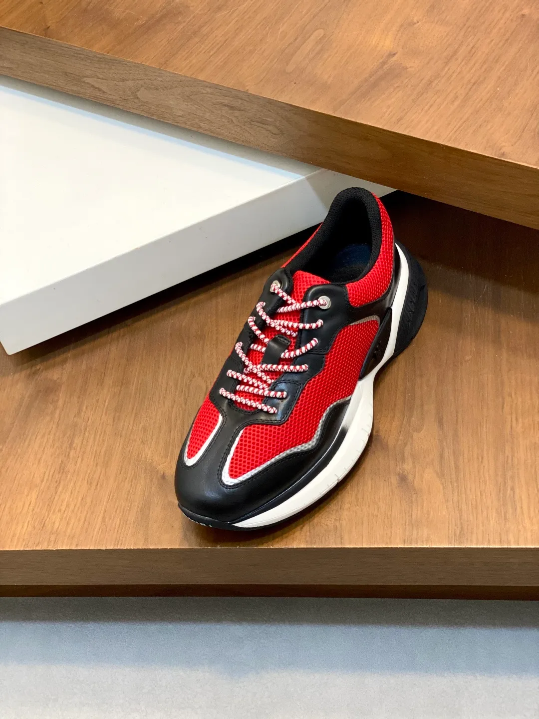 Men's shoes 💰740 AMIRI's new men's casual sports shoes, made of first-layer cowhide leather uppers and spliced ​​with original breathable mesh, rich in three-dimensionality, contrasting color design, simple style, fashionable and sporty, breathable mesh lining, original ultra-light outsole, a must-have item for daily leisure! Size: 38-45 (38, 45 customized)